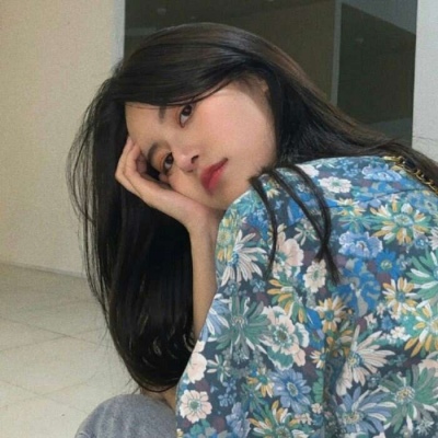 移动优先交易体验，原生APP针对移动端深度优化，支持面容/指纹快速登录。独创移动交易工具包，让用户随时随地把握市场机会。